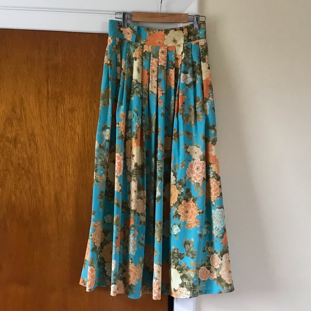 Maxi floral skirt